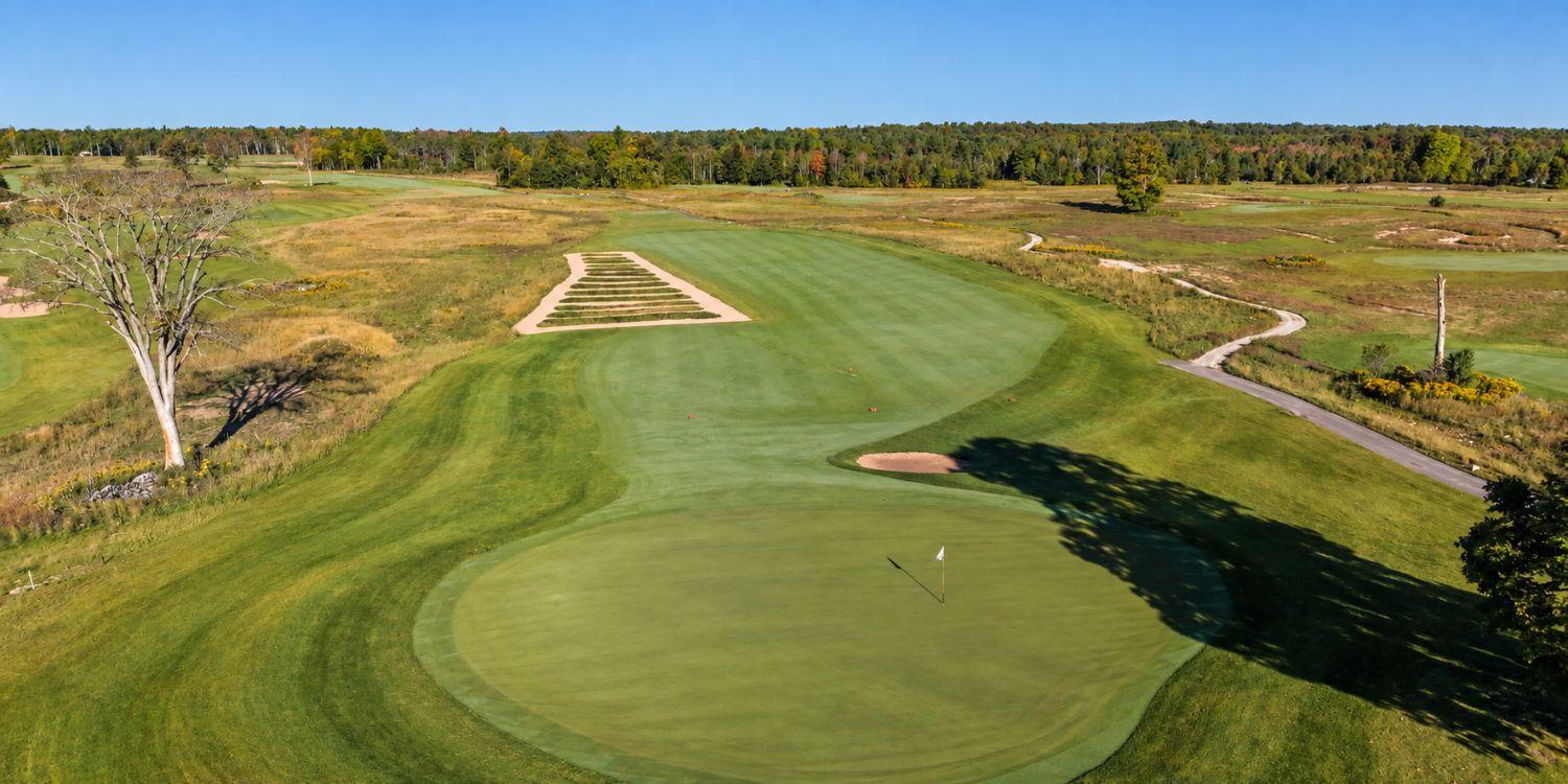 The Church Pew Bunkers - Hole 9