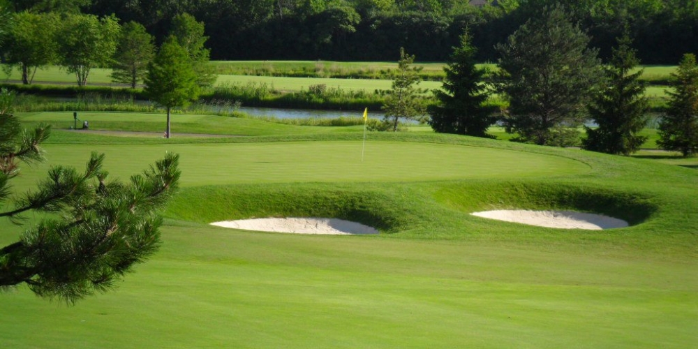 Arrowhead Golf Club in Wheaton, IL Offering a Resident for a Day Promotion