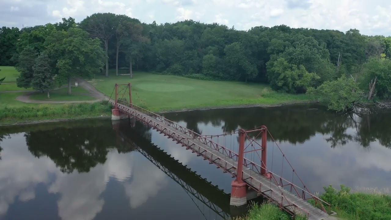 browns-lake-golf-bridge-hole